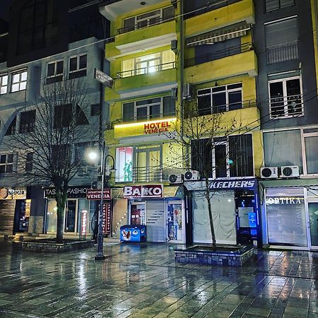 Hotel Venecia Apartments Struga Bagian luar foto