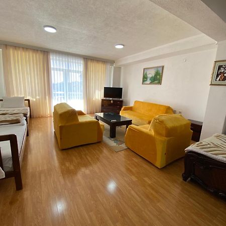 Hotel Venecia Apartments Struga Bagian luar foto