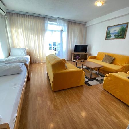 Hotel Venecia Apartments Struga Bagian luar foto