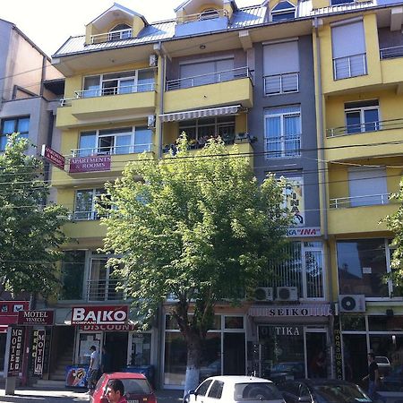 Hotel Venecia Apartments Struga Bagian luar foto