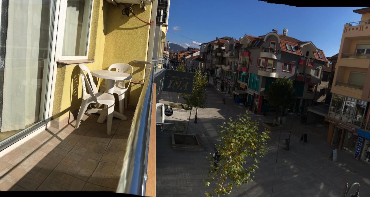 Hotel Venecia Apartments Struga Bagian luar foto