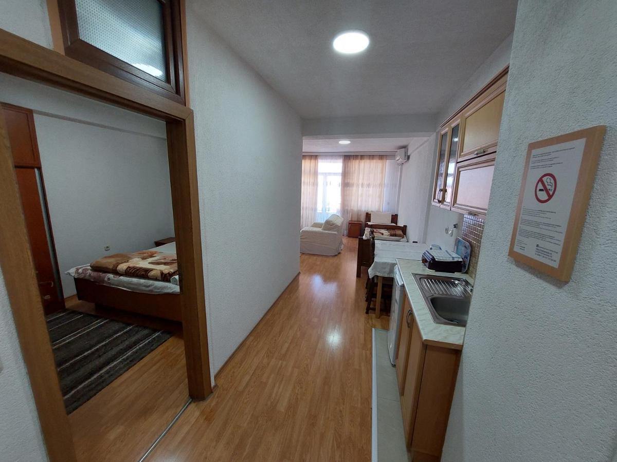 Hotel Venecia Apartments Struga Bagian luar foto