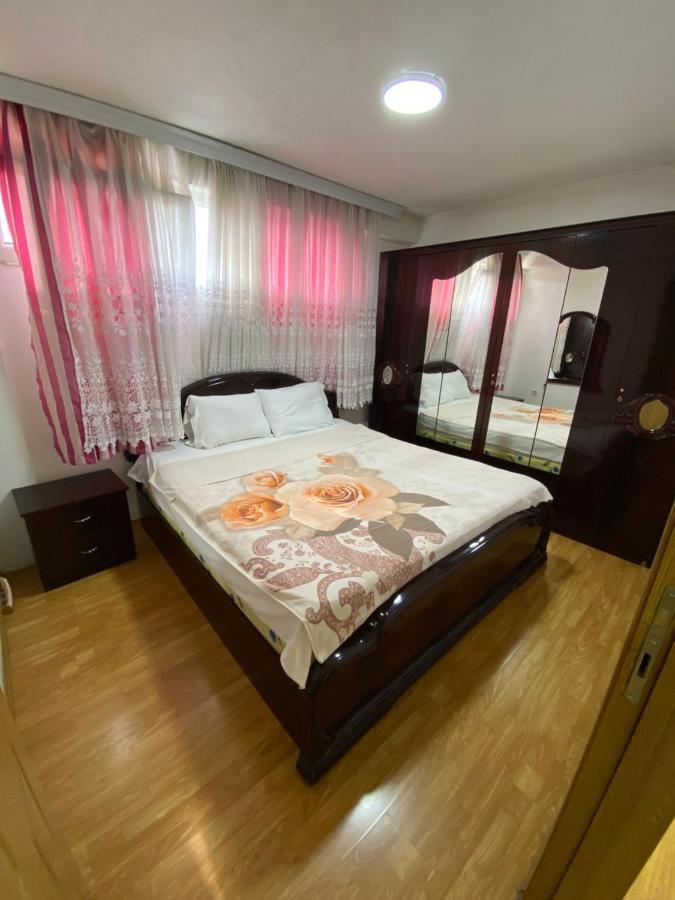 Hotel Venecia Apartments Struga Bagian luar foto