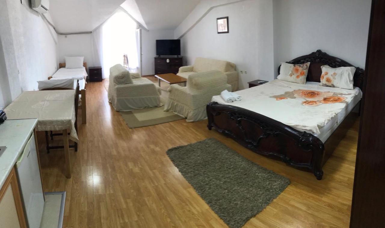 Hotel Venecia Apartments Struga Bagian luar foto