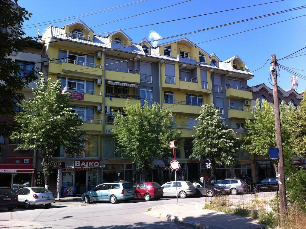 Hotel Venecia Apartments Struga Bagian luar foto